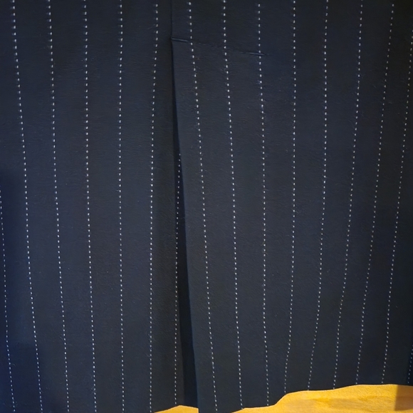 Old Navy Stretch Skirt Pin Striped Front zippered and slit Size 8 - Picture 11 of 12